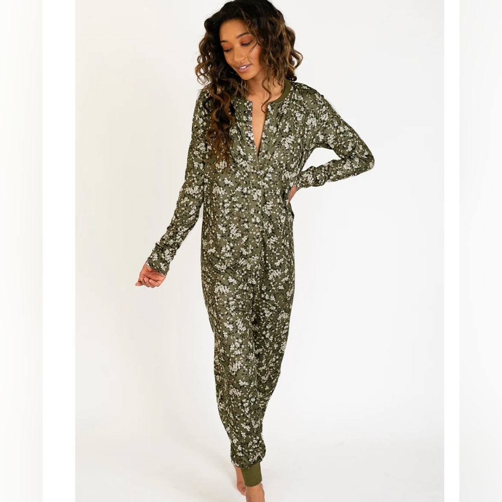 NWTSoft one piece sleeper jumpsuit